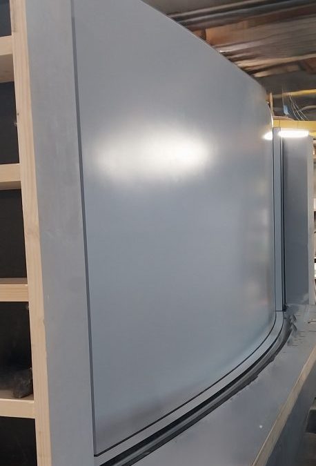 Moule de toiture courbe avec caniveau intégré et tympan (74)